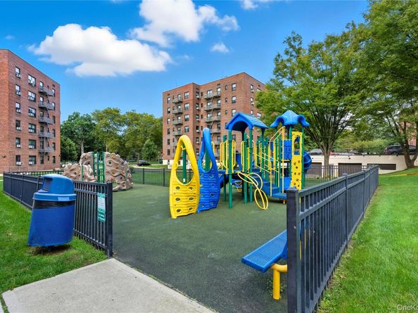 75-50 Bell Boulevard 3F, Oakland Gardens NY 11364