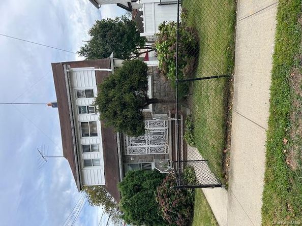 204-20 104th Avenue, Saint Albans NY 11412