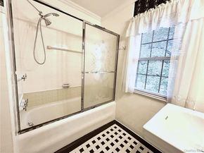 130 E Cedar Street, Fleetwood NY 10552