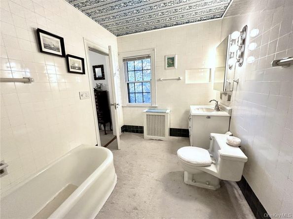 130 E Cedar Street, Fleetwood NY 10552