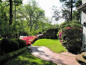 130 E Cedar Street, Fleetwood NY 10552