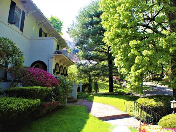 130 E Cedar Street, Fleetwood NY 10552