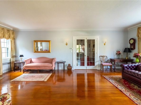 130 E Cedar Street, Fleetwood NY 10552