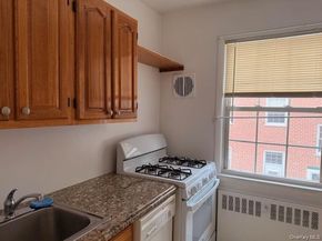 180 Pinewood Road 10, Hartsdale NY 10530