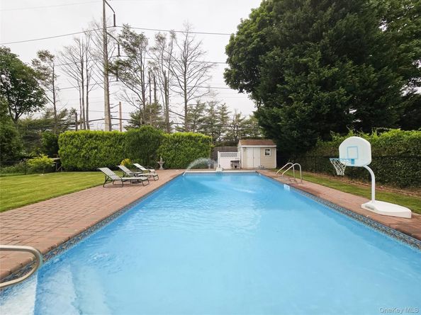 24 Edna Drive, Syosset NY 11791