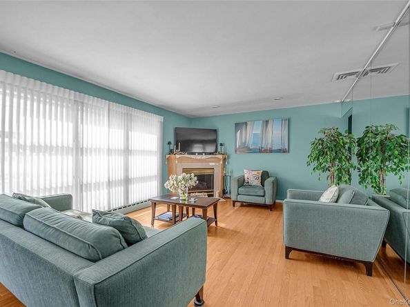 48 Lawrence Street, New Hyde Park NY 11040