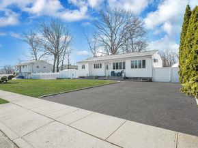8 Sunset Avenue, Wheatley Heights NY 11798