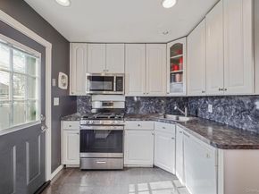 8 Sunset Avenue, Wheatley Heights NY 11798