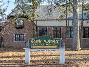 11 Muir Place, New Rochelle NY 10801