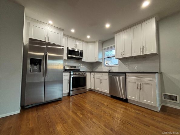 11 Muir Place, New Rochelle NY 10801