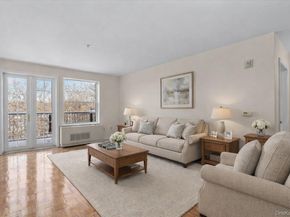 312 Sutton Drive 312, Mount Kisco NY 10549