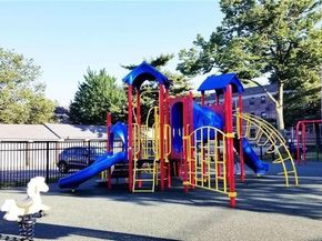 1 terrace Circle 3H, Great Neck NY 11021