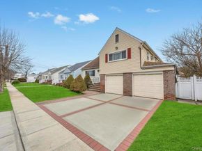 7 N Terrace Place, Valley Stream NY 11580