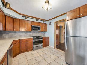 7 N Terrace Place, Valley Stream NY 11580