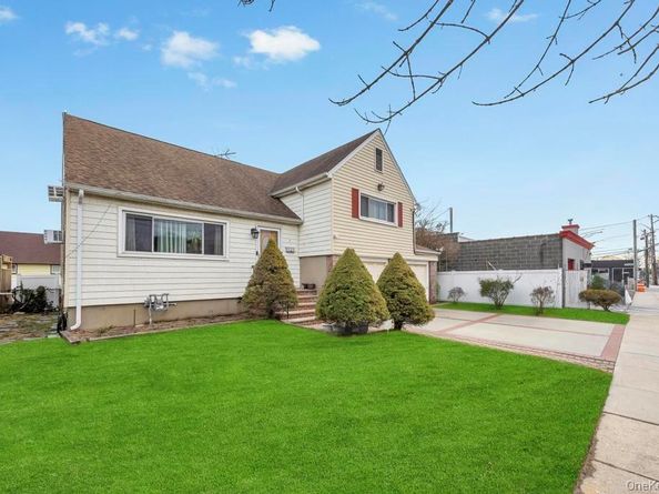 7 N Terrace Place, Valley Stream NY 11580