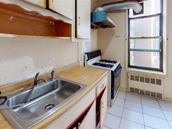 33-26 92nd Street 2T, Jackson Heights NY 11372