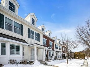 110 Brattle Circle, Melville NY 11747