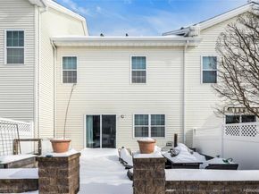 110 Brattle Circle, Melville NY 11747