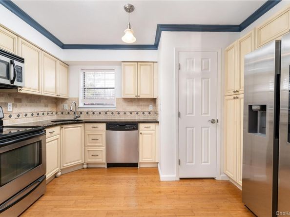 34 Shinnecock Avenue, East Quogue NY 11942