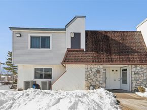 141 Pointe Circle N 141, Coram NY 11727