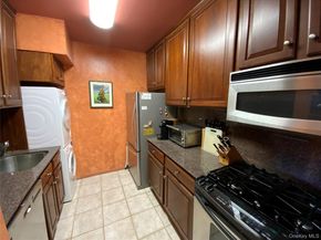 27110 Grand Central Parkway 10F, Floral Park NY 11005