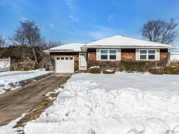238 Loop Drive, Sayville NY 11782