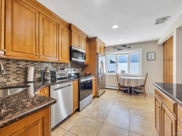 436 8th Street, Bohemia NY 11716