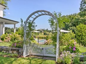 17 Boxwood Lane, Rye NY 10580