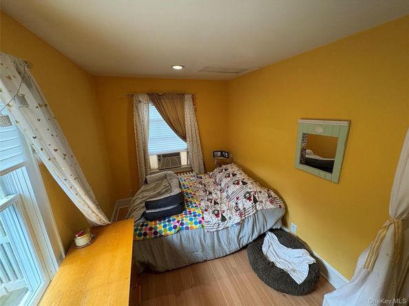 17 Somerset Avenue, East Islip NY 11730