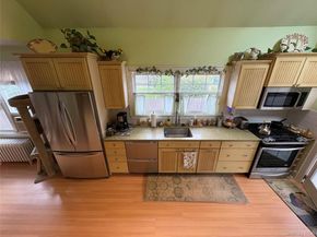 17 Somerset Avenue, East Islip NY 11730