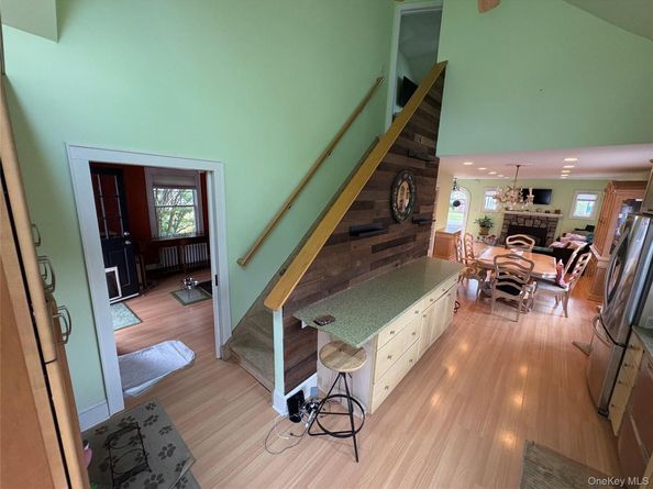 17 Somerset Avenue, East Islip NY 11730