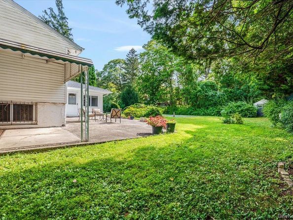 79 E Deer Park Road, Dix Hills NY 11746