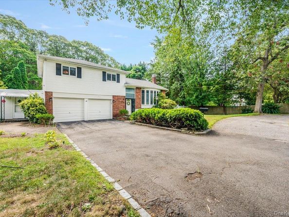 79 E Deer Park Road, Dix Hills NY 11746