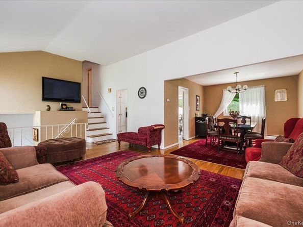 79 E Deer Park Road, Dix Hills NY 11746