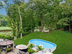 22 Whitney Gate, Smithtown NY 11787