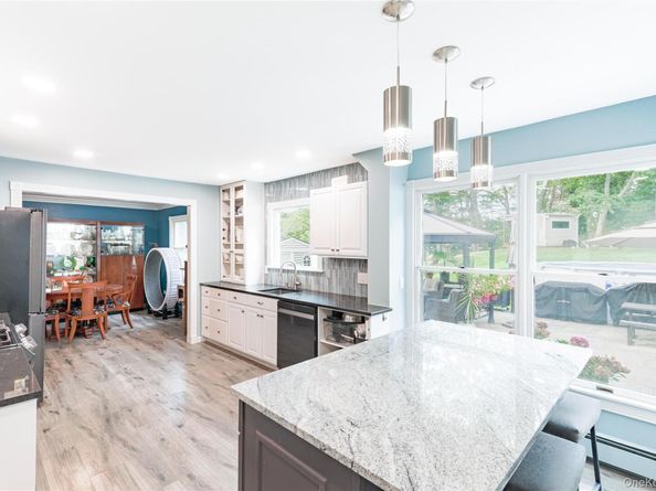 22 Whitney Gate, Smithtown NY 11787