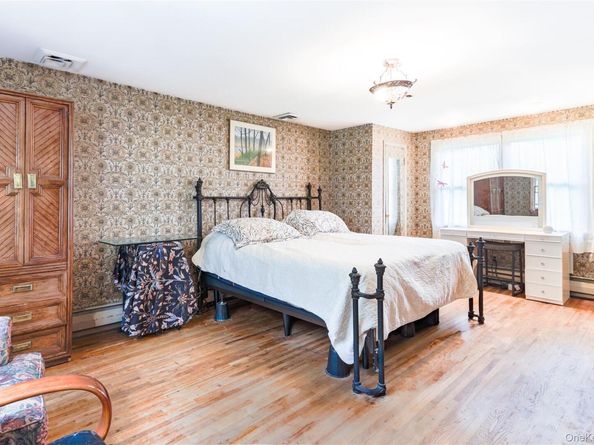 22 Whitney Gate, Smithtown NY 11787