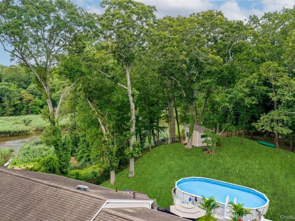 22 Whitney Gate, Smithtown NY 11787