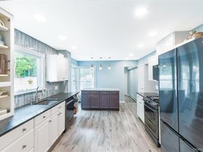 22 Whitney Gate, Smithtown NY 11787