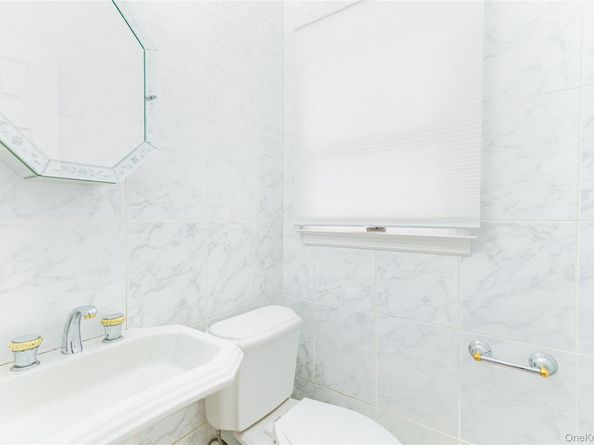 22 Whitney Gate, Smithtown NY 11787