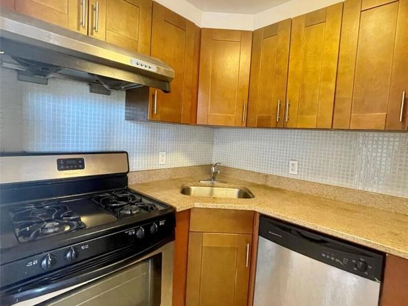 38-34 Parsons Blvd 8B, Flushing NY 11354