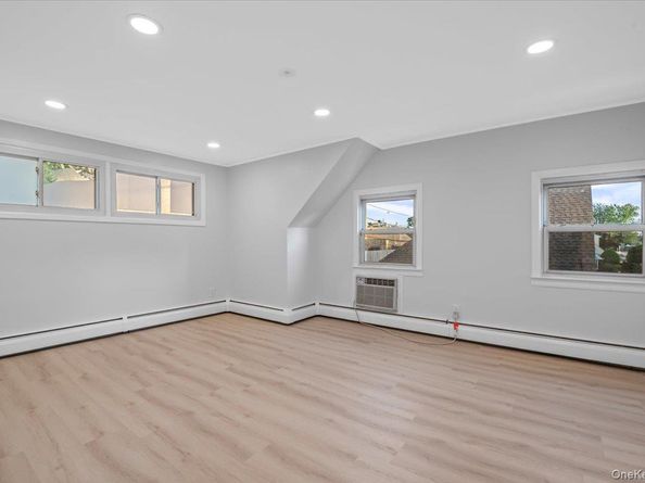 119 Hamlet Road, Levittown NY 11756