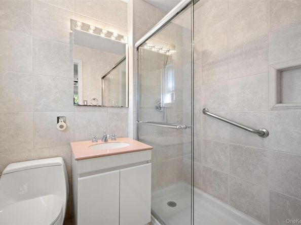 40 Stoner Avenue 3I, Great Neck NY 11021