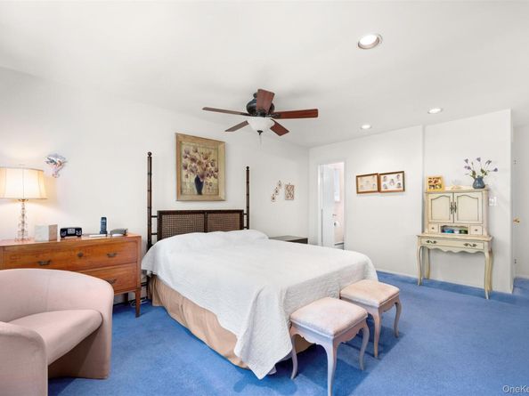40 Stoner Avenue 3I, Great Neck NY 11021