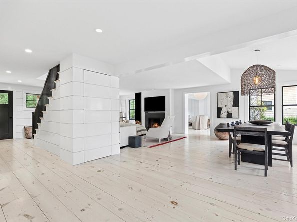 42 Hedge Row Lane, East Hampton NY 11937