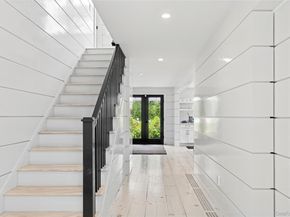 42 Hedge Row Lane, East Hampton NY 11937