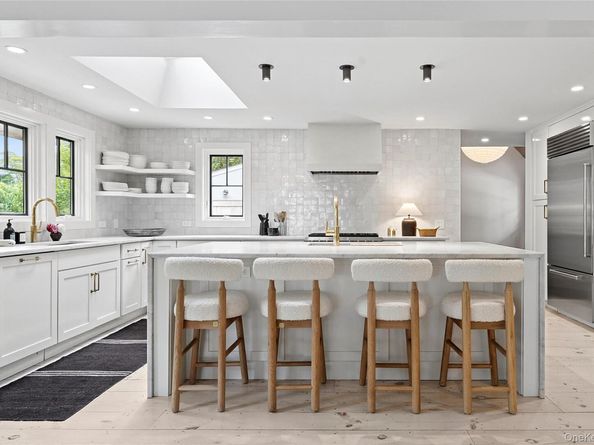 42 Hedge Row Lane, East Hampton NY 11937
