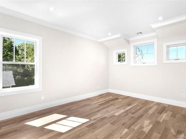 265 Arshamomaque Avenue, Southold NY 11971