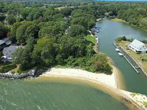 265 Arshamomaque Avenue, Southold NY 11971