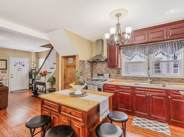 58 N Montague Street, Valley Stream NY 11580